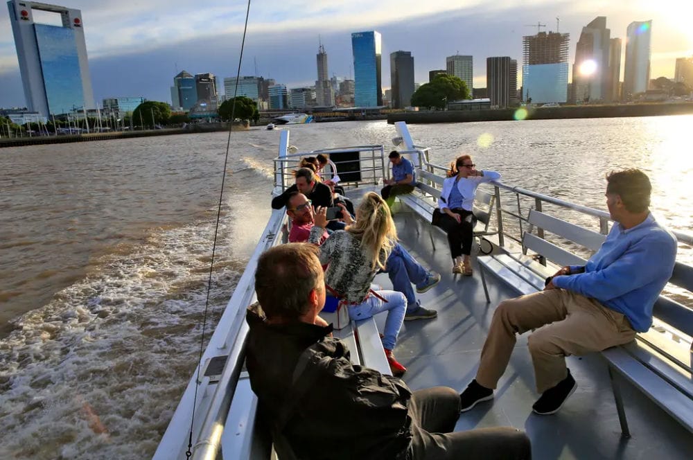 Combo: Mirador + Bus 48h + Navegación